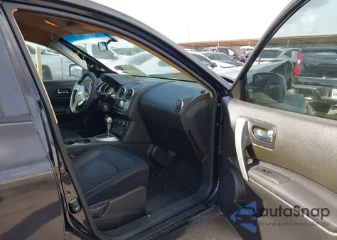 2014 Nissan Rogue Select S z USA, uszkodzony, nr VIN JN8AS5MT2EW625282